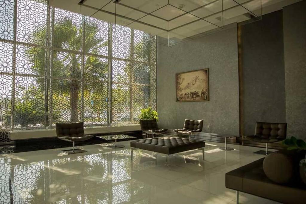 Cozy 1Br In Iconic Tower Leilighet Abu Dhabi Eksteriør bilde