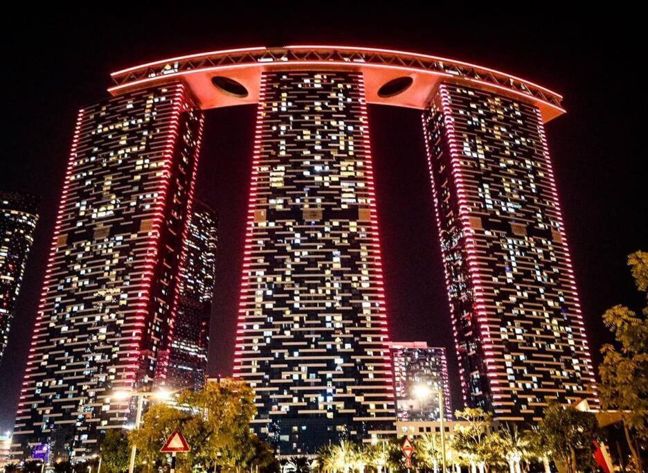 Cozy 1Br In Iconic Tower Leilighet Abu Dhabi Eksteriør bilde